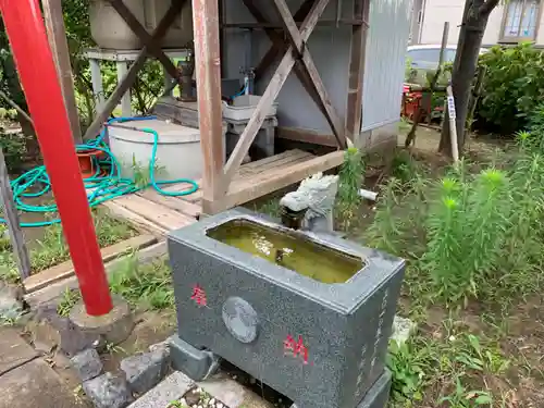 稲荷神社の手水舎