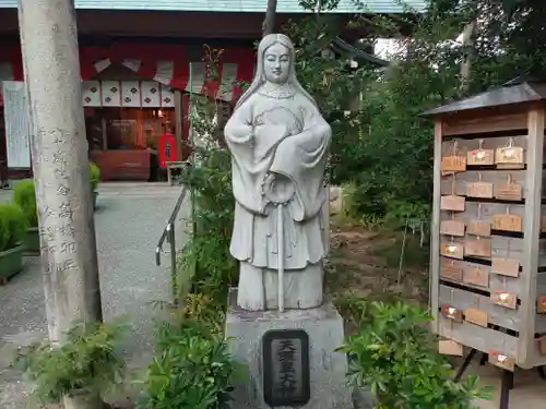 高知大神宮の像