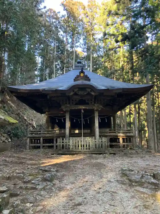 賀蘇山神社の{uncategorized: "未分類", other: "その他", undefined: "問題あり", building: "その他建物", grave: "お墓", sacred_gate: "鳥居", guardian: "狛犬", statue: "像", buddha: "仏像", history: "歴史", nature: "自然", garden: "庭園", animal: "動物", pagoda: "塔", temizu: "手水舎", mountain_gate: "山門・神門", sanctuary: "本殿・本堂", subordinate: "末社・摂社", art: "芸術", scenery: "景色", jizo: "地蔵", ema: "絵馬", goshuin: "御朱印", omikuji: "おみくじ", items: "授与品その他", amulet: "お守り", goshuincho: "御朱印帳", eats: "食事", festival: "お祭り", votive_dance: "神楽", shichigosan: "七五三参", wedding: "結婚式", experience: "体験その他", initially: "初詣", around: "周辺", anti_infection: "感染症対策"}