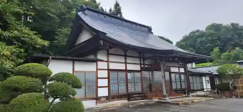 沢泉寺の本殿