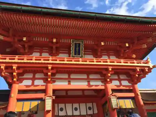 伏見稲荷大社の山門・神門