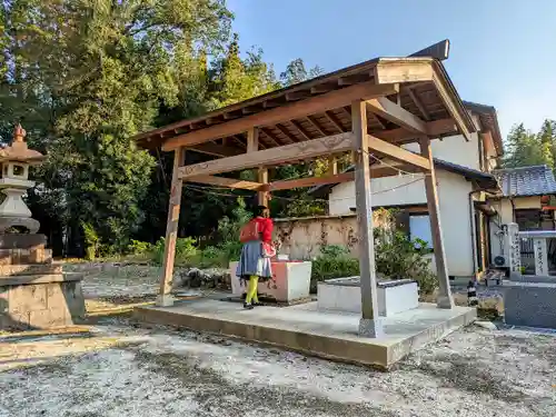 白山神社の手水