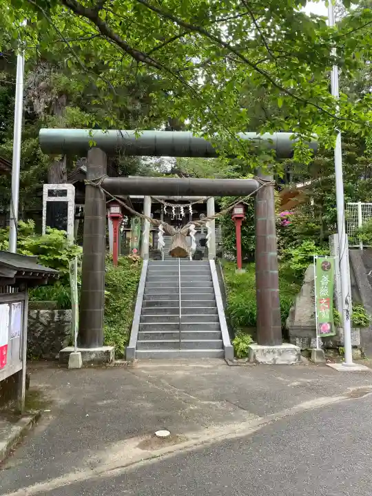 艫神社の{uncategorized: "未分類", other: "その他", undefined: "問題あり", building: "その他建物", grave: "お墓", sacred_gate: "鳥居", guardian: "狛犬", statue: "像", buddha: "仏像", history: "歴史", nature: "自然", garden: "庭園", animal: "動物", pagoda: "塔", temizu: "手水舎", mountain_gate: "山門・神門", sanctuary: "本殿・本堂", subordinate: "末社・摂社", art: "芸術", scenery: "景色", jizo: "地蔵", ema: "絵馬", goshuin: "御朱印", omikuji: "おみくじ", items: "授与品その他", amulet: "お守り", goshuincho: "御朱印帳", eats: "食事", festival: "お祭り", votive_dance: "神楽", shichigosan: "七五三参", wedding: "結婚式", experience: "体験その他", initially: "初詣", around: "周辺", anti_infection: "感染症対策"}