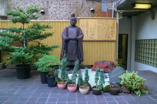 【閉業】小石川大神宮の像