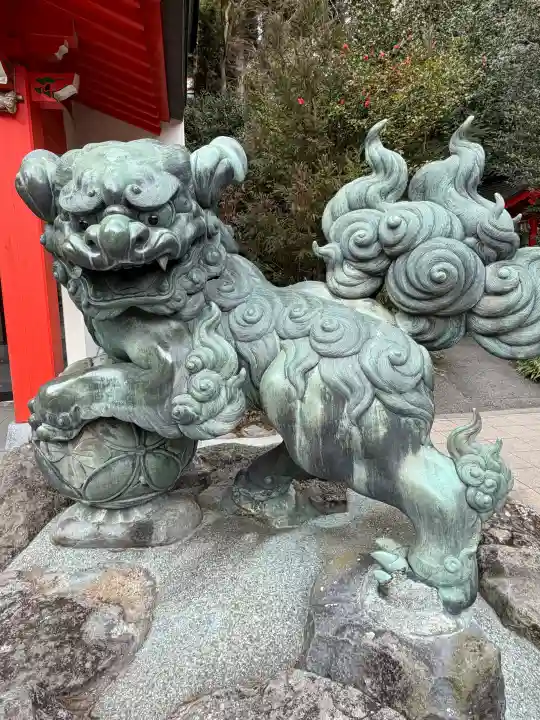 箱根神社の{uncategorized: "未分類", other: "その他", undefined: "問題あり", building: "その他建物", grave: "お墓", sacred_gate: "鳥居", guardian: "狛犬", statue: "像", buddha: "仏像", history: "歴史", nature: "自然", garden: "庭園", animal: "動物", pagoda: "塔", temizu: "手水舎", mountain_gate: "山門・神門", sanctuary: "本殿・本堂", subordinate: "末社・摂社", art: "芸術", scenery: "景色", jizo: "地蔵", ema: "絵馬", goshuin: "御朱印", omikuji: "おみくじ", items: "授与品その他", amulet: "お守り", goshuincho: "御朱印帳", eats: "食事", festival: "お祭り", votive_dance: "神楽", shichigosan: "七五三参", wedding: "結婚式", experience: "体験その他", initially: "初詣", around: "周辺", anti_infection: "感染症対策"}