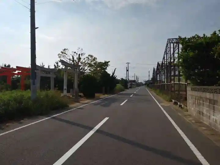 妻恋稲荷神社の周辺