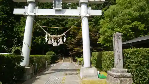 宇奈己呂和気神社の鳥居