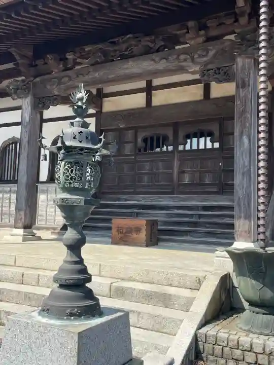 鳳台院の{uncategorized: "未分類", other: "その他", undefined: "問題あり", building: "その他建物", grave: "お墓", sacred_gate: "鳥居", guardian: "狛犬", statue: "像", buddha: "仏像", history: "歴史", nature: "自然", garden: "庭園", animal: "動物", pagoda: "塔", temizu: "手水舎", mountain_gate: "山門・神門", sanctuary: "本殿・本堂", subordinate: "末社・摂社", art: "芸術", scenery: "景色", jizo: "地蔵", ema: "絵馬", goshuin: "御朱印", omikuji: "おみくじ", items: "授与品その他", amulet: "お守り", goshuincho: "御朱印帳", eats: "食事", festival: "お祭り", votive_dance: "神楽", shichigosan: "七五三参", wedding: "結婚式", experience: "体験その他", initially: "初詣", around: "周辺", anti_infection: "感染症対策"}