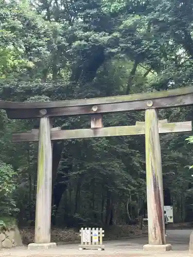 明治神宮の{uncategorized: "未分類", other: "その他", undefined: "問題あり", building: "その他建物", grave: "お墓", sacred_gate: "鳥居", guardian: "狛犬", statue: "像", buddha: "仏像", history: "歴史", nature: "自然", garden: "庭園", animal: "動物", pagoda: "塔", temizu: "手水舎", mountain_gate: "山門・神門", sanctuary: "本殿・本堂", subordinate: "末社・摂社", art: "芸術", scenery: "景色", jizo: "地蔵", ema: "絵馬", goshuin: "御朱印", omikuji: "おみくじ", items: "授与品その他", amulet: "お守り", goshuincho: "御朱印帳", eats: "食事", festival: "お祭り", votive_dance: "神楽", shichigosan: "七五三参", wedding: "結婚式", experience: "体験その他", initially: "初詣", around: "周辺", anti_infection: "感染症対策"}