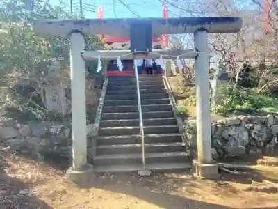 十塚山稲荷神社の鳥居