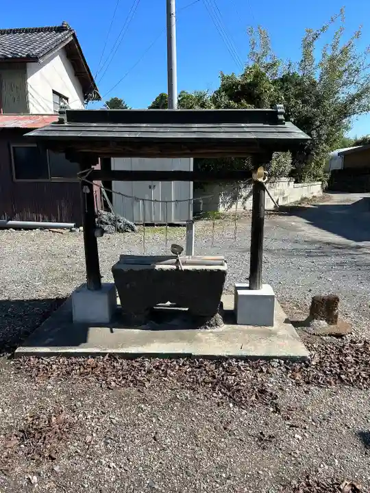 小宅八幡神社の手水舎