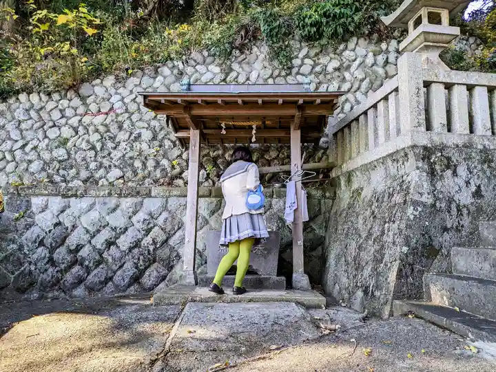 鞍佐里神社の手水舎
