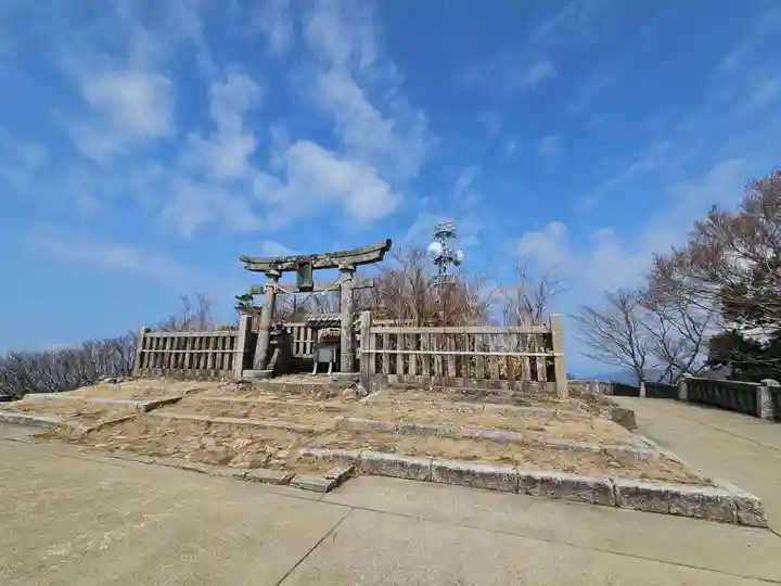 彌彦神社奥宮(御神廟)(新潟県)