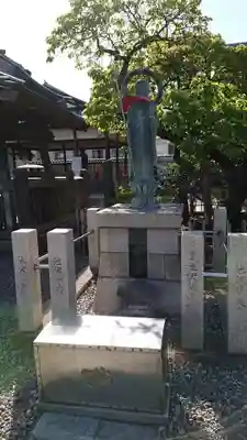 西新井大師総持寺の地蔵
