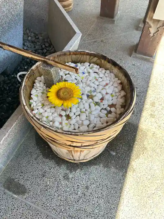 射水神社の手水舎