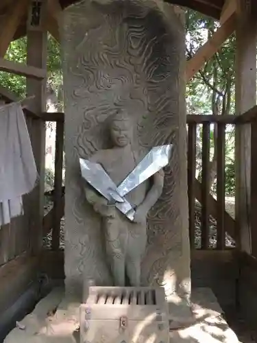 四津山神社の仏像