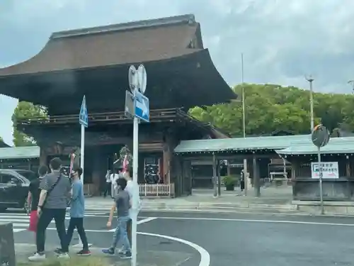 尾張大國霊神社（国府宮）の山門・神門
