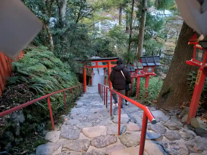 貴船神社の{uncategorized: "未分類", other: "その他", undefined: "問題あり", building: "その他建物", grave: "お墓", sacred_gate: "鳥居", guardian: "狛犬", statue: "像", buddha: "仏像", history: "歴史", nature: "自然", garden: "庭園", animal: "動物", pagoda: "塔", temizu: "手水舎", mountain_gate: "山門・神門", sanctuary: "本殿・本堂", subordinate: "末社・摂社", art: "芸術", scenery: "景色", jizo: "地蔵", ema: "絵馬", goshuin: "御朱印", omikuji: "おみくじ", items: "授与品その他", amulet: "お守り", goshuincho: "御朱印帳", eats: "食事", festival: "お祭り", votive_dance: "神楽", shichigosan: "七五三参", wedding: "結婚式", experience: "体験その他", initially: "初詣", around: "周辺", anti_infection: "感染症対策"}
