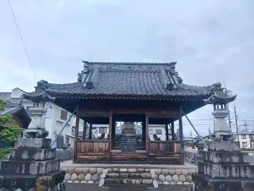 神明神社の{uncategorized: "未分類", other: "その他", undefined: "問題あり", building: "その他建物", grave: "お墓", sacred_gate: "鳥居", guardian: "狛犬", statue: "像", buddha: "仏像", history: "歴史", nature: "自然", garden: "庭園", animal: "動物", pagoda: "塔", temizu: "手水舎", mountain_gate: "山門・神門", sanctuary: "本殿・本堂", subordinate: "末社・摂社", art: "芸術", scenery: "景色", jizo: "地蔵", ema: "絵馬", goshuin: "御朱印", omikuji: "おみくじ", items: "授与品その他", amulet: "お守り", goshuincho: "御朱印帳", eats: "食事", festival: "お祭り", votive_dance: "神楽", shichigosan: "七五三参", wedding: "結婚式", experience: "体験その他", initially: "初詣", around: "周辺", anti_infection: "感染症対策"}