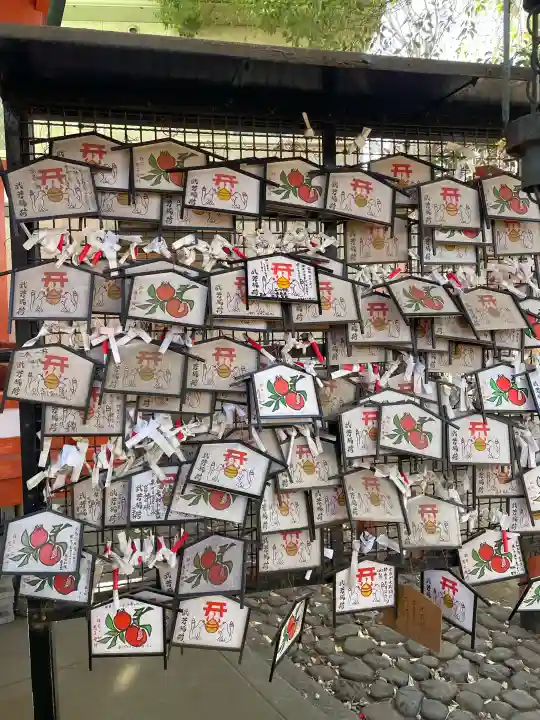 武芳稲荷神社の{uncategorized: "未分類", other: "その他", undefined: "問題あり", building: "その他建物", grave: "お墓", sacred_gate: "鳥居", guardian: "狛犬", statue: "像", buddha: "仏像", history: "歴史", nature: "自然", garden: "庭園", animal: "動物", pagoda: "塔", temizu: "手水舎", mountain_gate: "山門・神門", sanctuary: "本殿・本堂", subordinate: "末社・摂社", art: "芸術", scenery: "景色", jizo: "地蔵", ema: "絵馬", goshuin: "御朱印", omikuji: "おみくじ", items: "授与品その他", amulet: "お守り", goshuincho: "御朱印帳", eats: "食事", festival: "お祭り", votive_dance: "神楽", shichigosan: "七五三参", wedding: "結婚式", experience: "体験その他", initially: "初詣", around: "周辺", anti_infection: "感染症対策"}