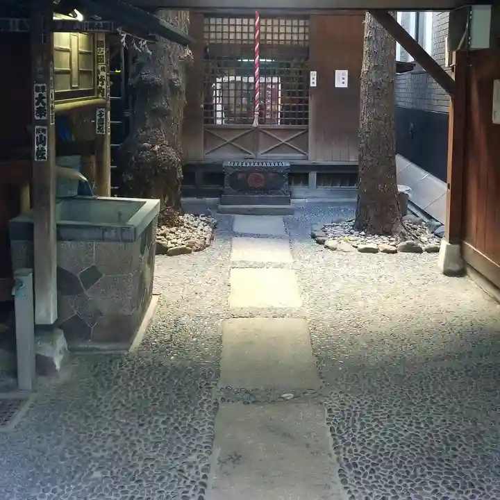箭弓稲荷神社の本殿・本堂