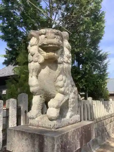 和爾良神社の狛犬