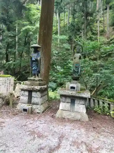 満願寺の像