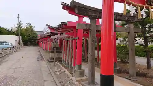 青山御幣稲荷神社の鳥居