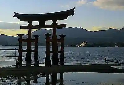 厳島神社の鳥居