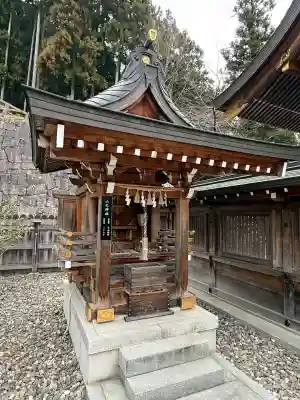 丹生川上神社（上社）の{uncategorized: "未分類", other: "その他", undefined: "問題あり", building: "その他建物", grave: "お墓", sacred_gate: "鳥居", guardian: "狛犬", statue: "像", buddha: "仏像", history: "歴史", nature: "自然", garden: "庭園", animal: "動物", pagoda: "塔", temizu: "手水舎", mountain_gate: "山門・神門", sanctuary: "本殿・本堂", subordinate: "末社・摂社", art: "芸術", scenery: "景色", jizo: "地蔵", ema: "絵馬", goshuin: "御朱印", omikuji: "おみくじ", items: "授与品その他", amulet: "お守り", goshuincho: "御朱印帳", eats: "食事", festival: "お祭り", votive_dance: "神楽", shichigosan: "七五三参", wedding: "結婚式", experience: "体験その他", initially: "初詣", around: "周辺", anti_infection: "感染症対策"}