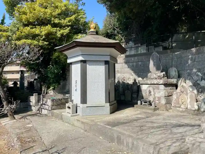 高松寺の{uncategorized: "未分類", other: "その他", undefined: "問題あり", building: "その他建物", grave: "お墓", sacred_gate: "鳥居", guardian: "狛犬", statue: "像", buddha: "仏像", history: "歴史", nature: "自然", garden: "庭園", animal: "動物", pagoda: "塔", temizu: "手水舎", mountain_gate: "山門・神門", sanctuary: "本殿・本堂", subordinate: "末社・摂社", art: "芸術", scenery: "景色", jizo: "地蔵", ema: "絵馬", goshuin: "御朱印", omikuji: "おみくじ", items: "授与品その他", amulet: "お守り", goshuincho: "御朱印帳", eats: "食事", festival: "お祭り", votive_dance: "神楽", shichigosan: "七五三参", wedding: "結婚式", experience: "体験その他", initially: "初詣", around: "周辺", anti_infection: "感染症対策"}