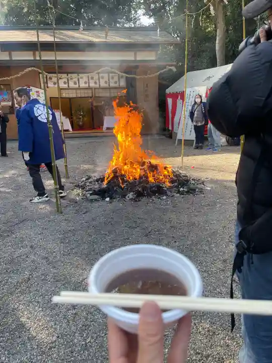 美多彌神社の{uncategorized: "未分類", other: "その他", undefined: "問題あり", building: "その他建物", grave: "お墓", sacred_gate: "鳥居", guardian: "狛犬", statue: "像", buddha: "仏像", history: "歴史", nature: "自然", garden: "庭園", animal: "動物", pagoda: "塔", temizu: "手水舎", mountain_gate: "山門・神門", sanctuary: "本殿・本堂", subordinate: "末社・摂社", art: "芸術", scenery: "景色", jizo: "地蔵", ema: "絵馬", goshuin: "御朱印", omikuji: "おみくじ", items: "授与品その他", amulet: "お守り", goshuincho: "御朱印帳", eats: "食事", festival: "お祭り", votive_dance: "神楽", shichigosan: "七五三参", wedding: "結婚式", experience: "体験その他", initially: "初詣", around: "周辺", anti_infection: "感染症対策"}
