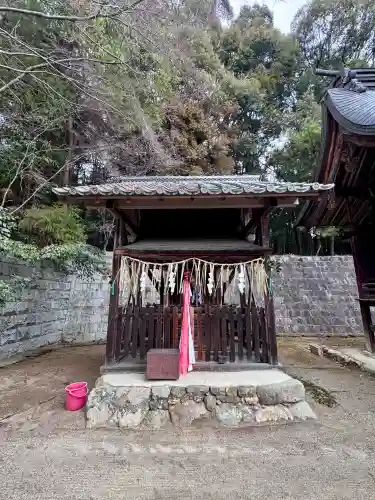 石座神社の{uncategorized: "未分類", other: "その他", undefined: "問題あり", building: "その他建物", grave: "お墓", sacred_gate: "鳥居", guardian: "狛犬", statue: "像", buddha: "仏像", history: "歴史", nature: "自然", garden: "庭園", animal: "動物", pagoda: "塔", temizu: "手水舎", mountain_gate: "山門・神門", sanctuary: "本殿・本堂", subordinate: "末社・摂社", art: "芸術", scenery: "景色", jizo: "地蔵", ema: "絵馬", goshuin: "御朱印", omikuji: "おみくじ", items: "授与品その他", amulet: "お守り", goshuincho: "御朱印帳", eats: "食事", festival: "お祭り", votive_dance: "神楽", shichigosan: "七五三参", wedding: "結婚式", experience: "体験その他", initially: "初詣", around: "周辺", anti_infection: "感染症対策"}