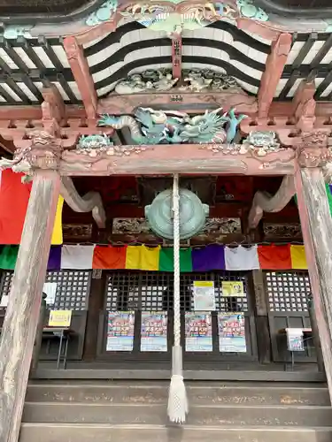 埼玉厄除け開運大師・龍泉寺（切り絵御朱印発祥の寺）の本殿