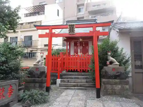 仲町稲荷神社の鳥居