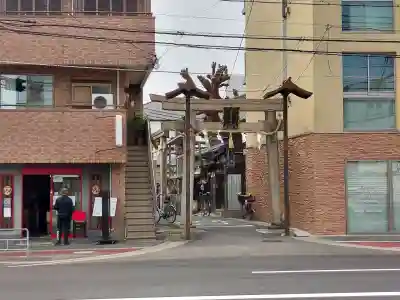 比賣許曾神社の{uncategorized: "未分類", other: "その他", undefined: "問題あり", building: "その他建物", grave: "お墓", sacred_gate: "鳥居", guardian: "狛犬", statue: "像", buddha: "仏像", history: "歴史", nature: "自然", garden: "庭園", animal: "動物", pagoda: "塔", temizu: "手水舎", mountain_gate: "山門・神門", sanctuary: "本殿・本堂", subordinate: "末社・摂社", art: "芸術", scenery: "景色", jizo: "地蔵", ema: "絵馬", goshuin: "御朱印", omikuji: "おみくじ", items: "授与品その他", amulet: "お守り", goshuincho: "御朱印帳", eats: "食事", festival: "お祭り", votive_dance: "神楽", shichigosan: "七五三参", wedding: "結婚式", experience: "体験その他", initially: "初詣", around: "周辺", anti_infection: "感染症対策"}