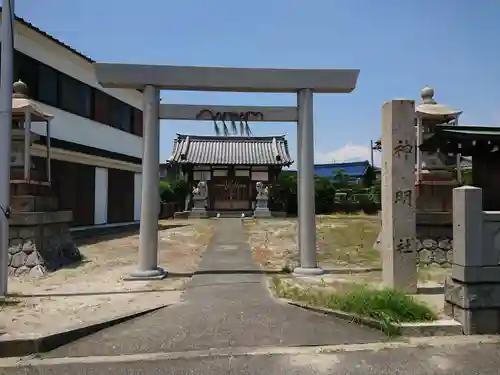 神明社の鳥居