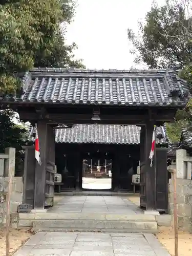 白鳥神社の山門・神門