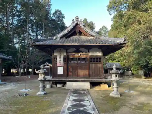 川田神社の{uncategorized: "未分類", other: "その他", undefined: "問題あり", building: "その他建物", grave: "お墓", sacred_gate: "鳥居", guardian: "狛犬", statue: "像", buddha: "仏像", history: "歴史", nature: "自然", garden: "庭園", animal: "動物", pagoda: "塔", temizu: "手水舎", mountain_gate: "山門・神門", sanctuary: "本殿・本堂", subordinate: "末社・摂社", art: "芸術", scenery: "景色", jizo: "地蔵", ema: "絵馬", goshuin: "御朱印", omikuji: "おみくじ", items: "授与品その他", amulet: "お守り", goshuincho: "御朱印帳", eats: "食事", festival: "お祭り", votive_dance: "神楽", shichigosan: "七五三参", wedding: "結婚式", experience: "体験その他", initially: "初詣", around: "周辺", anti_infection: "感染症対策"}
