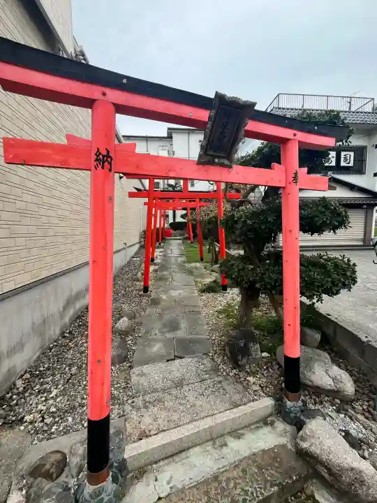 疣庄大明神の{uncategorized: "未分類", other: "その他", undefined: "問題あり", building: "その他建物", grave: "お墓", sacred_gate: "鳥居", guardian: "狛犬", statue: "像", buddha: "仏像", history: "歴史", nature: "自然", garden: "庭園", animal: "動物", pagoda: "塔", temizu: "手水舎", mountain_gate: "山門・神門", sanctuary: "本殿・本堂", subordinate: "末社・摂社", art: "芸術", scenery: "景色", jizo: "地蔵", ema: "絵馬", goshuin: "御朱印", omikuji: "おみくじ", items: "授与品その他", amulet: "お守り", goshuincho: "御朱印帳", eats: "食事", festival: "お祭り", votive_dance: "神楽", shichigosan: "七五三参", wedding: "結婚式", experience: "体験その他", initially: "初詣", around: "周辺", anti_infection: "感染症対策"}