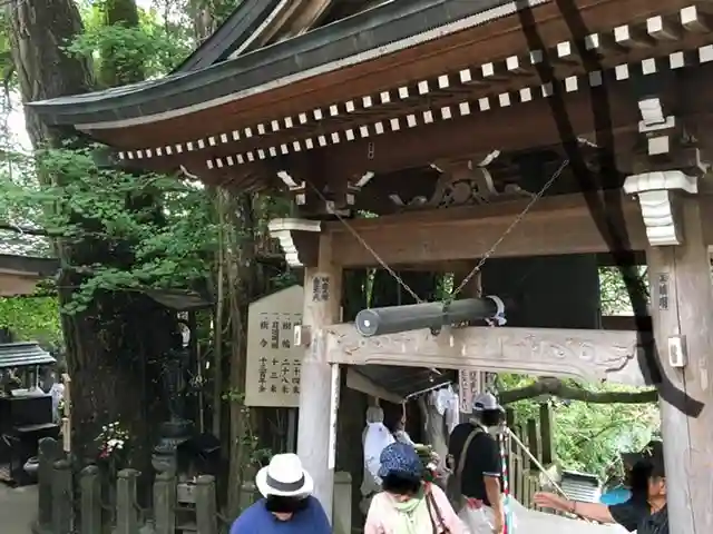 高塚愛宕地蔵尊の山門・神門