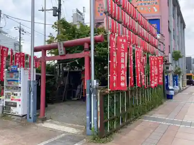 小平駅前稲荷神社の鳥居