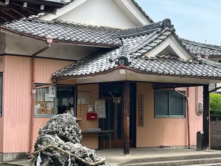 手力雄神社の{uncategorized: "未分類", other: "その他", undefined: "問題あり", building: "その他建物", grave: "お墓", sacred_gate: "鳥居", guardian: "狛犬", statue: "像", buddha: "仏像", history: "歴史", nature: "自然", garden: "庭園", animal: "動物", pagoda: "塔", temizu: "手水舎", mountain_gate: "山門・神門", sanctuary: "本殿・本堂", subordinate: "末社・摂社", art: "芸術", scenery: "景色", jizo: "地蔵", ema: "絵馬", goshuin: "御朱印", omikuji: "おみくじ", items: "授与品その他", amulet: "お守り", goshuincho: "御朱印帳", eats: "食事", festival: "お祭り", votive_dance: "神楽", shichigosan: "七五三参", wedding: "結婚式", experience: "体験その他", initially: "初詣", around: "周辺", anti_infection: "感染症対策"}