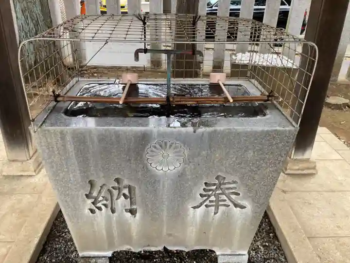 尉殿神社の手水舎