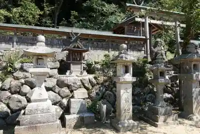 忍坂坐生根神社の末社・摂社