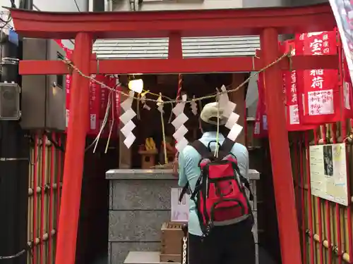 宝童稲荷神社の鳥居