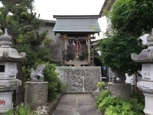 白山神社の本殿