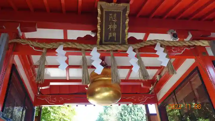 馬橋稲荷神社の山門・神門