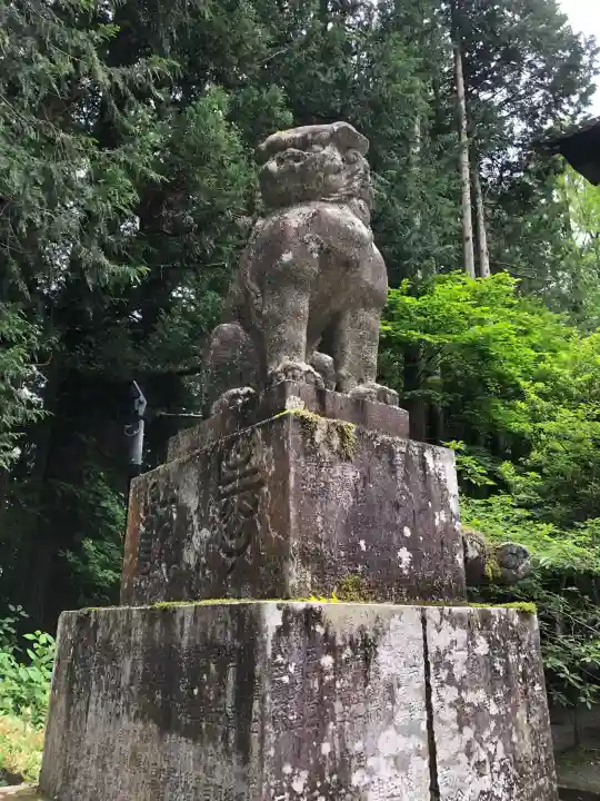 北口本宮冨士浅間神社の{uncategorized: "未分類", other: "その他", undefined: "問題あり", building: "その他建物", grave: "お墓", sacred_gate: "鳥居", guardian: "狛犬", statue: "像", buddha: "仏像", history: "歴史", nature: "自然", garden: "庭園", animal: "動物", pagoda: "塔", temizu: "手水舎", mountain_gate: "山門・神門", sanctuary: "本殿・本堂", subordinate: "末社・摂社", art: "芸術", scenery: "景色", jizo: "地蔵", ema: "絵馬", goshuin: "御朱印", omikuji: "おみくじ", items: "授与品その他", amulet: "お守り", goshuincho: "御朱印帳", eats: "食事", festival: "お祭り", votive_dance: "神楽", shichigosan: "七五三参", wedding: "結婚式", experience: "体験その他", initially: "初詣", around: "周辺", anti_infection: "感染症対策"}