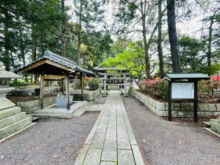 大澤八幡社の{uncategorized: "未分類", other: "その他", undefined: "問題あり", building: "その他建物", grave: "お墓", sacred_gate: "鳥居", guardian: "狛犬", statue: "像", buddha: "仏像", history: "歴史", nature: "自然", garden: "庭園", animal: "動物", pagoda: "塔", temizu: "手水舎", mountain_gate: "山門・神門", sanctuary: "本殿・本堂", subordinate: "末社・摂社", art: "芸術", scenery: "景色", jizo: "地蔵", ema: "絵馬", goshuin: "御朱印", omikuji: "おみくじ", items: "授与品その他", amulet: "お守り", goshuincho: "御朱印帳", eats: "食事", festival: "お祭り", votive_dance: "神楽", shichigosan: "七五三参", wedding: "結婚式", experience: "体験その他", initially: "初詣", around: "周辺", anti_infection: "感染症対策"}